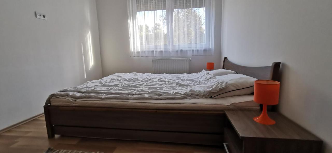 شقة شيوفوك  في Vivi Wellness Apartman المظهر الخارجي الصورة